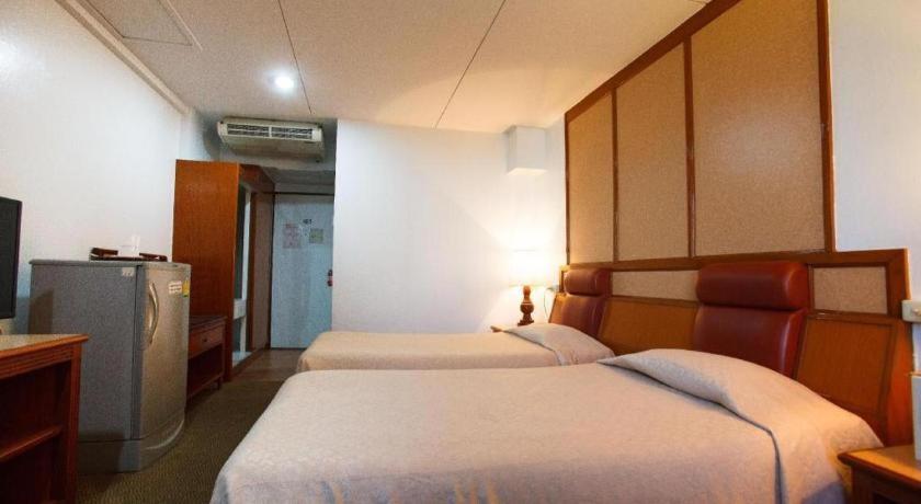 Nana Hotel Bangkok Exterior photo